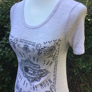 Moon child BoHo free spirit tee sz S